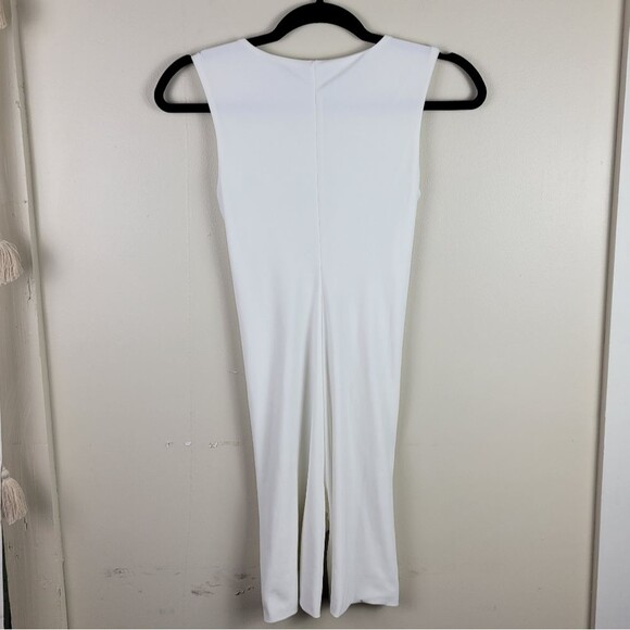 AYM New York Solid White Zip Front Sleeveless Playsuit - Picture 5 of 12